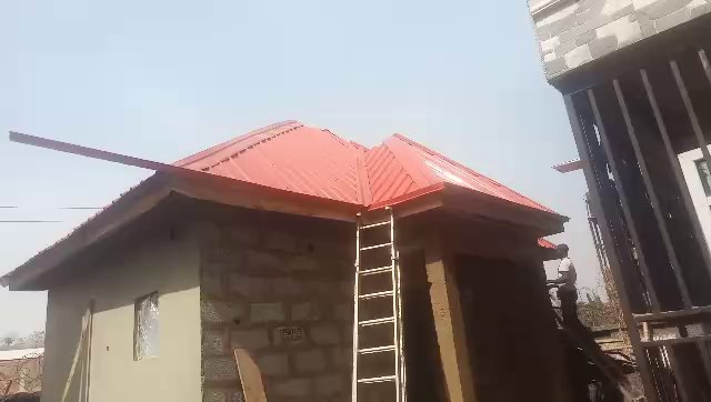 Roof detail and finishing work